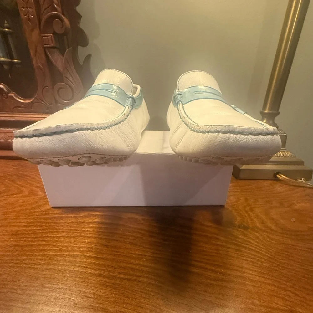Tod's White Leather Driving Loafers Flats w/Light Blue Trim Size 5 MSRP $495 - Picture 8 of 11
